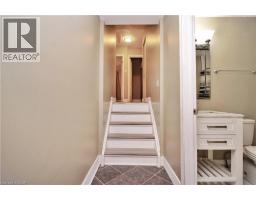 61 BOSWORTH Crescent - 34