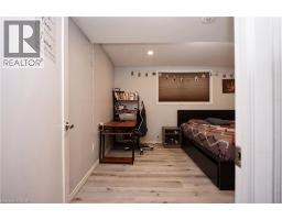 61 BOSWORTH Crescent - 37