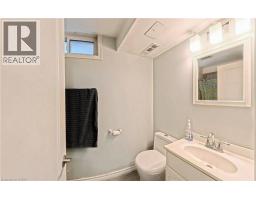 61 BOSWORTH Crescent - 41