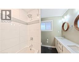 61 BOSWORTH Crescent - 42