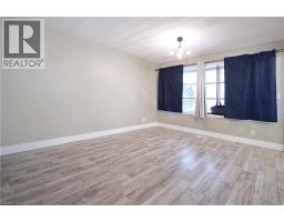 61 BOSWORTH Crescent - 47