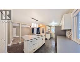 61 BOSWORTH Crescent - 6