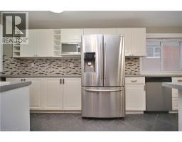 61 BOSWORTH Crescent - 7