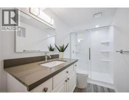 21 FOREST GLEN Court - 32