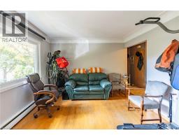 62 MOORE Avenue - 24