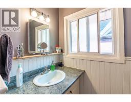 62 MOORE Avenue - 26