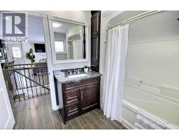 68 LAURIS Avenue - 16