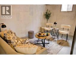 68 LAURIS Avenue - 21