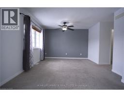 919 ZELLER Crescent - 22