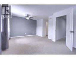 919 ZELLER Crescent - 23