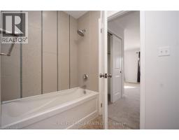 919 ZELLER Crescent - 35