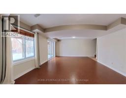 919 ZELLER Crescent - 36