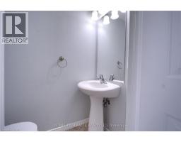 919 ZELLER Crescent - 4