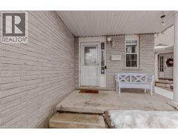 128 KARALEE Crescent - 2