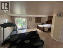 128 KARALEE Crescent - 46