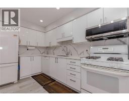 128 KARALEE Crescent - 8