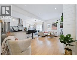 447 MOORLANDS Crescent - 10