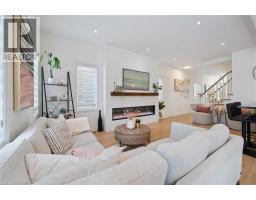 447 MOORLANDS Crescent - 11