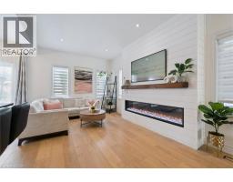 447 MOORLANDS Crescent - 12