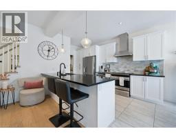 447 MOORLANDS Crescent - 18