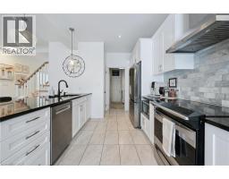 447 MOORLANDS Crescent - 22