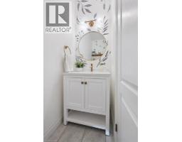 447 MOORLANDS Crescent - 24