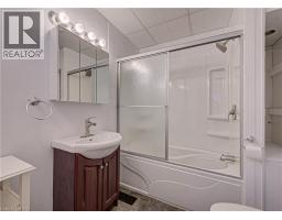 186 WELLINGTON Street - 30