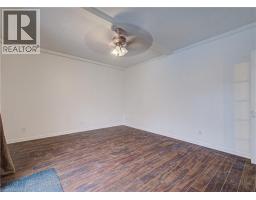 186 WELLINGTON Street - 32