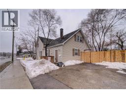 186 WELLINGTON Street - 4