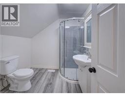 186 WELLINGTON Street - 9