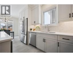 138 WOODBERRY Crescent - 13