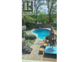 41 TINATAWA Court - 33