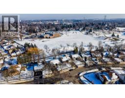 20 ROYAL ORCHARD Drive - 36