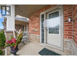 354 FINORO Crescent - 3