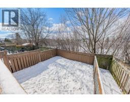 14 CHESTER Drive - 39