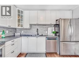 13 DEVITT Avenue N - 10