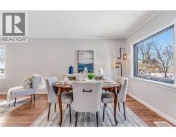 13 DEVITT Avenue N - 11