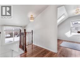 13 DEVITT Avenue N - 21