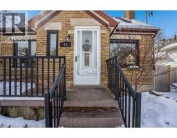 13 DEVITT Avenue N - 3