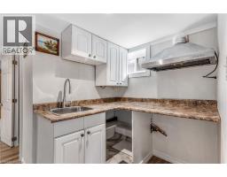 13 DEVITT Avenue N - 32