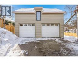 13 DEVITT Avenue N - 37