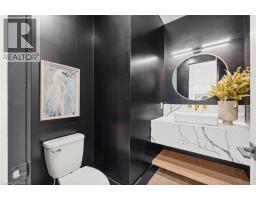 1060 WALTON Avenue - 20