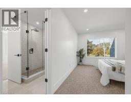 1060 WALTON Avenue - 31