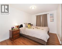 15 MILTON Avenue W - 18