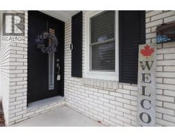 15 MILTON Avenue W - 3