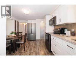 15 MILTON Avenue W - 9