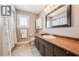 25 LYNNVALLEY Crescent - 26