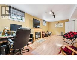 25 LYNNVALLEY Crescent - 34