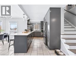 100 HAY Crescent - 10