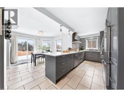 100 HAY Crescent - 11